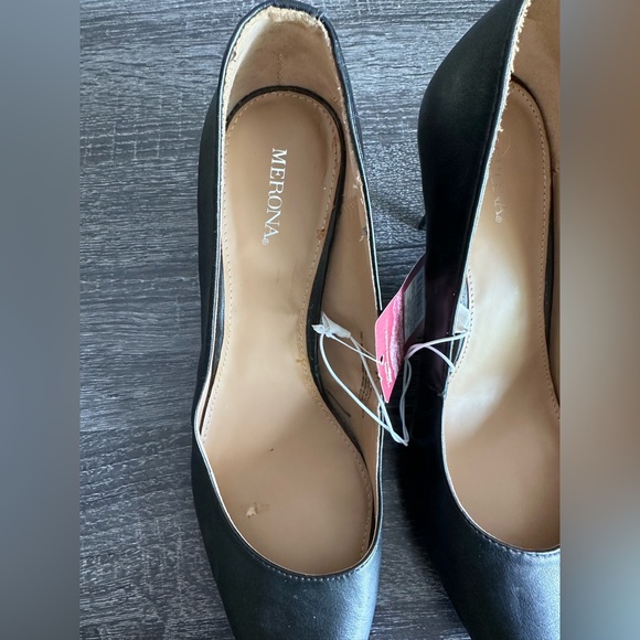 Merona Black Stilettos - 2 1/2 inch heels - pointy toe - Picture 7 of 9